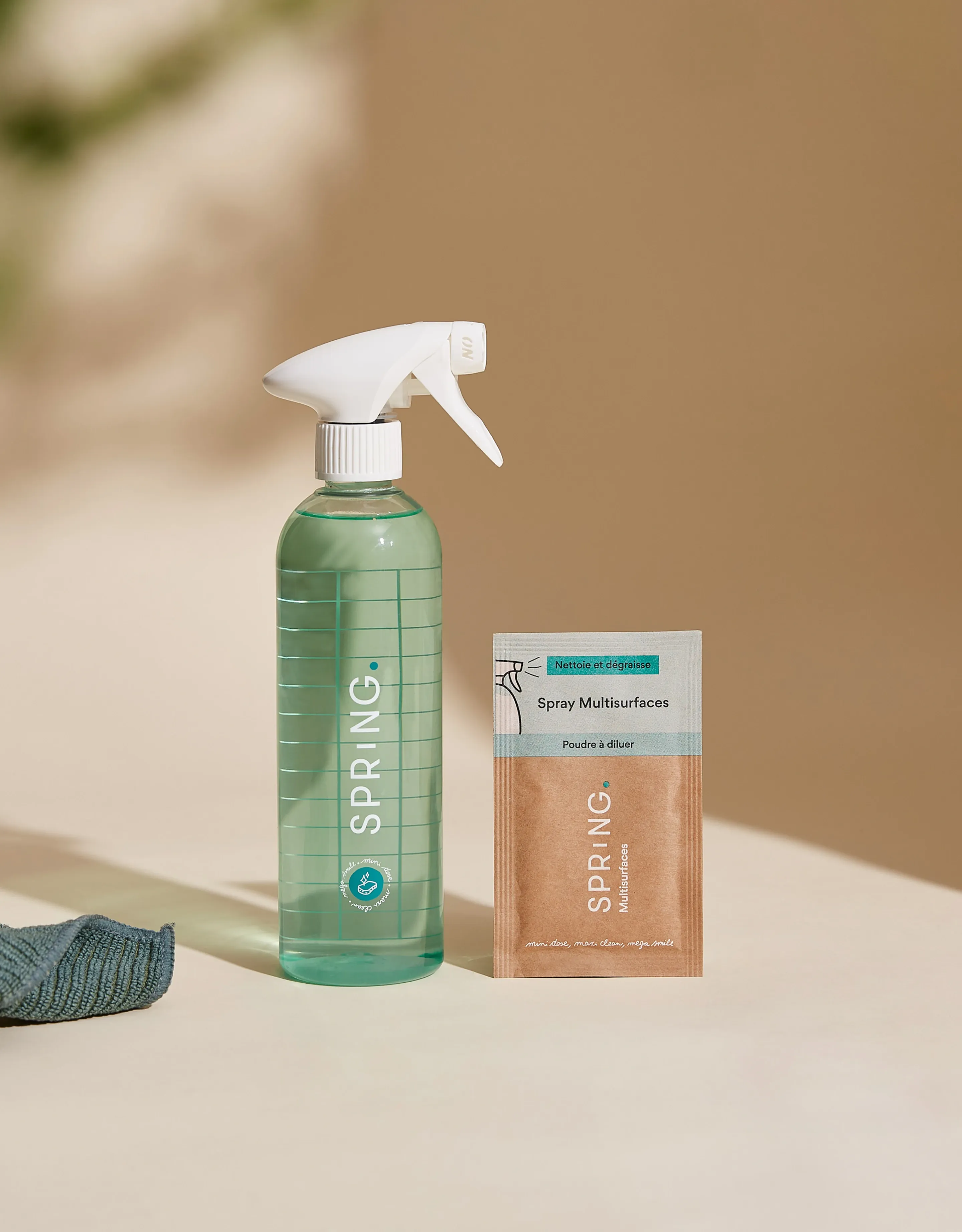 Bouteille + 3 recharges spray multi-surfaces