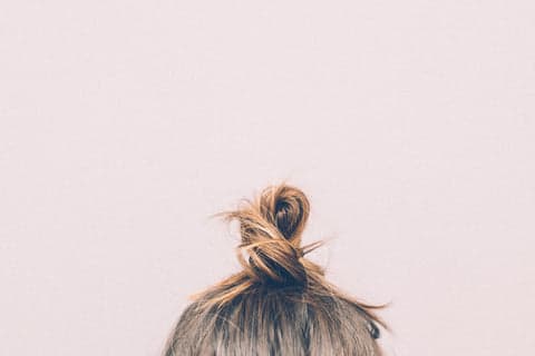cheveux gras chignon