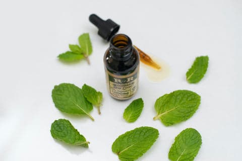 huile essentielle de menthe poivrée