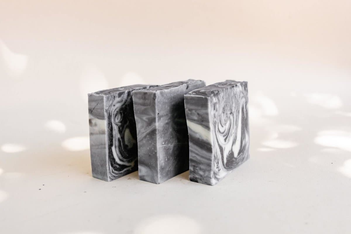 Super DIY : 10 recettes de cosmétiques solides à faire soi-même - Superbon