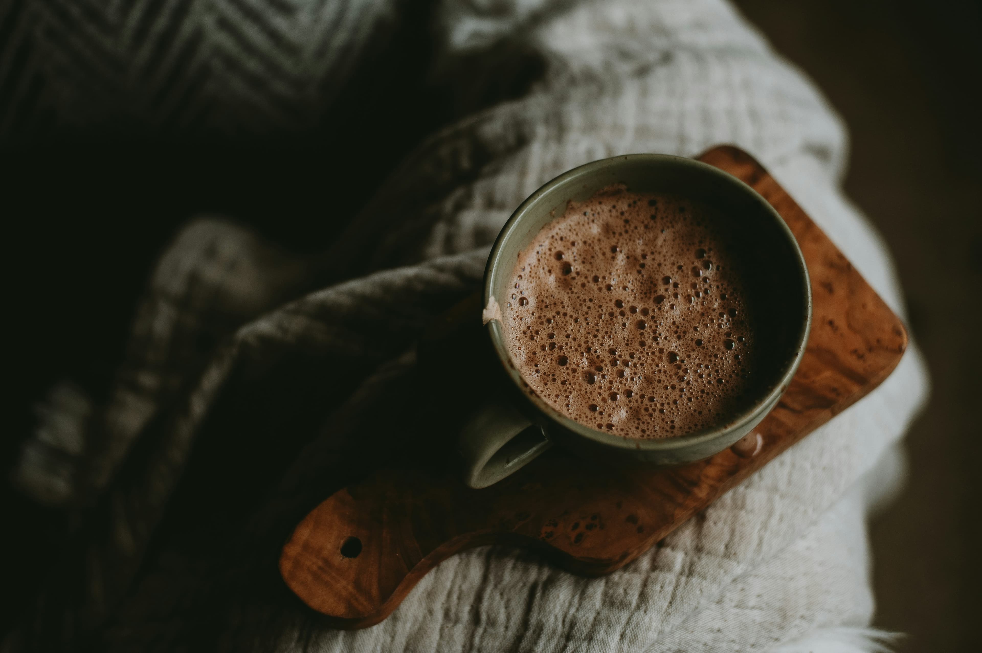 Comment enlever les taches de chocolat chaud sur les textiles