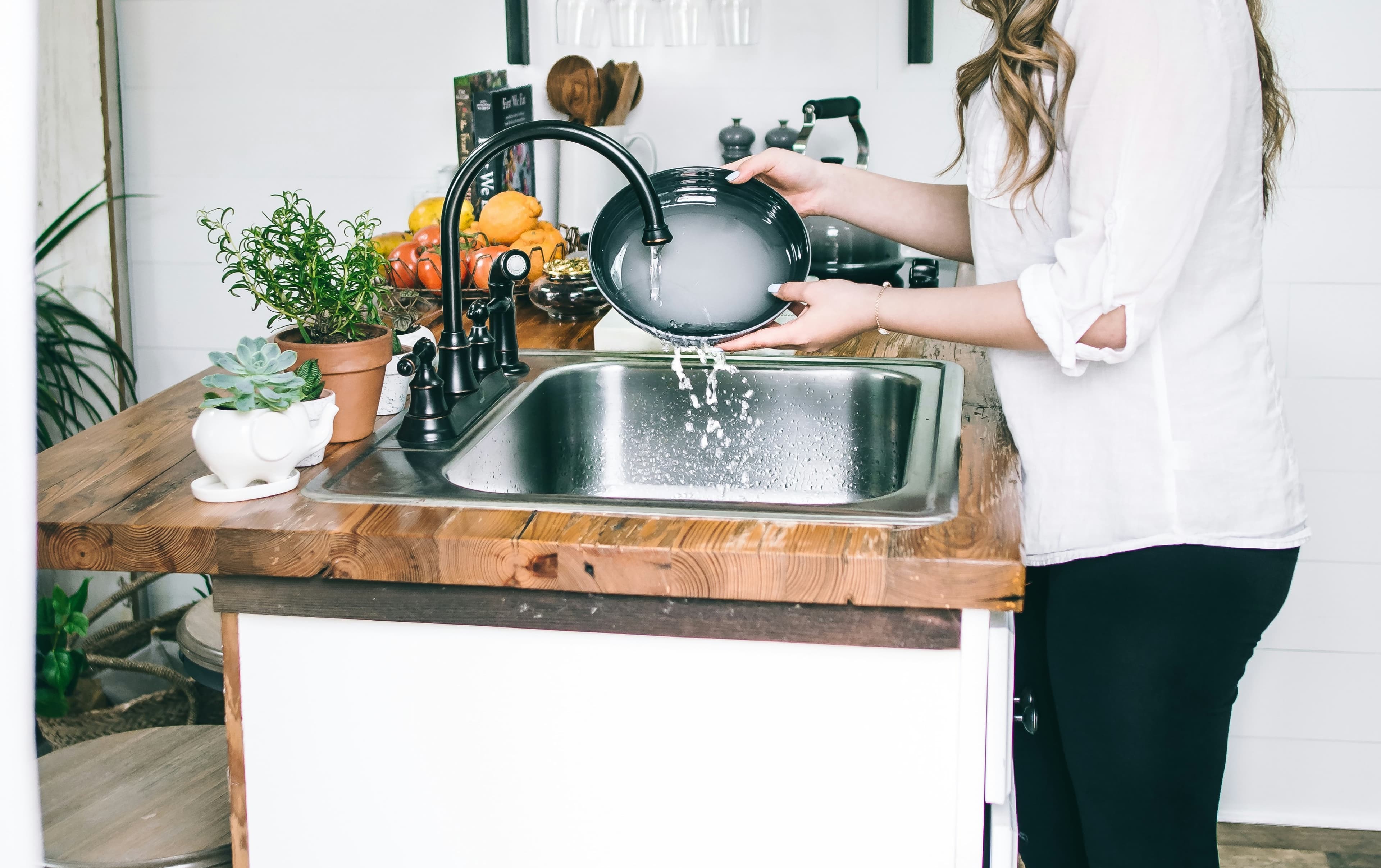 Quelle est la bonne température pour laver sa vaisselle à la main.jpg