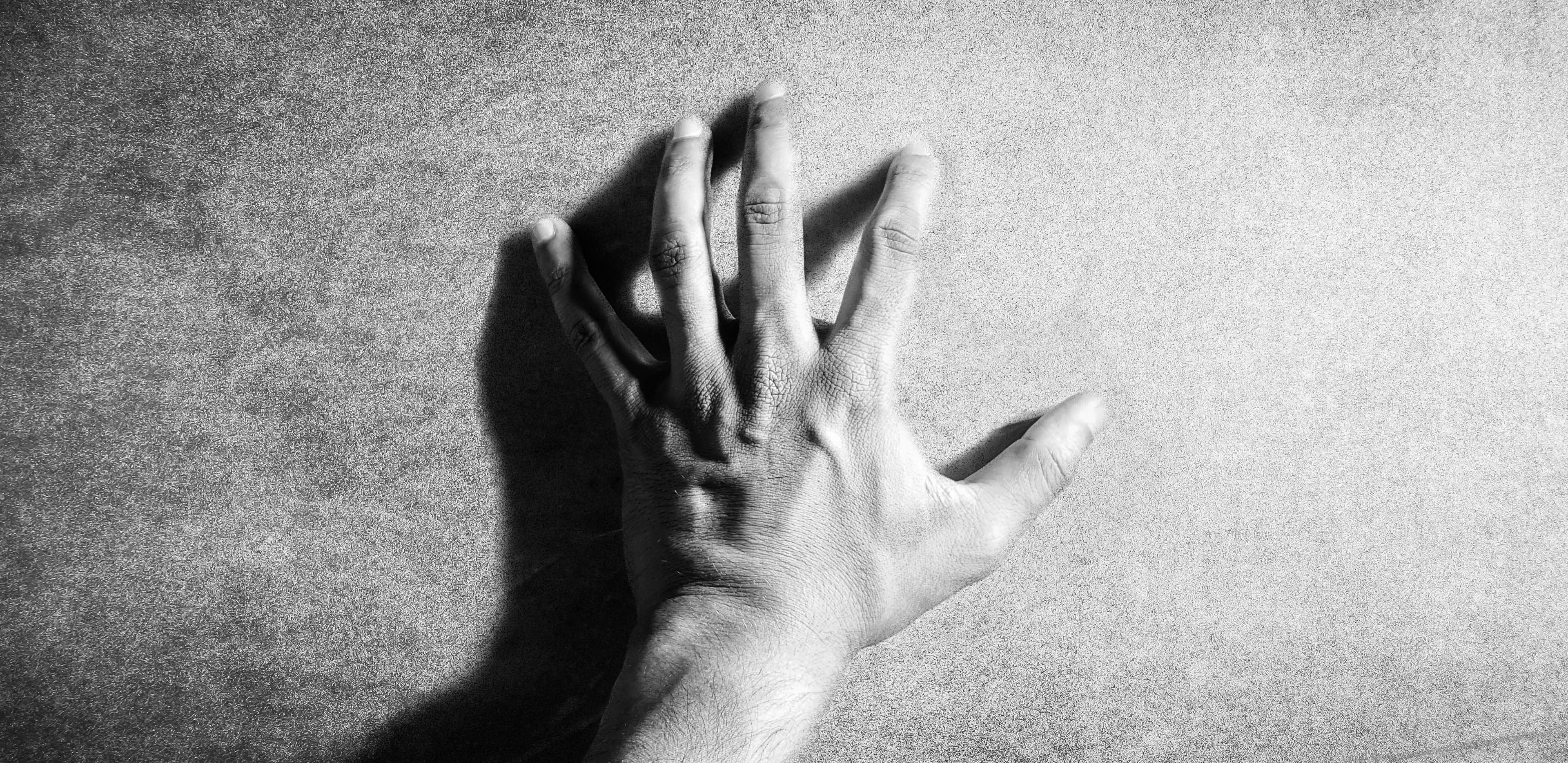 Mains abîmées par le ménage comment les protéger et les réparer